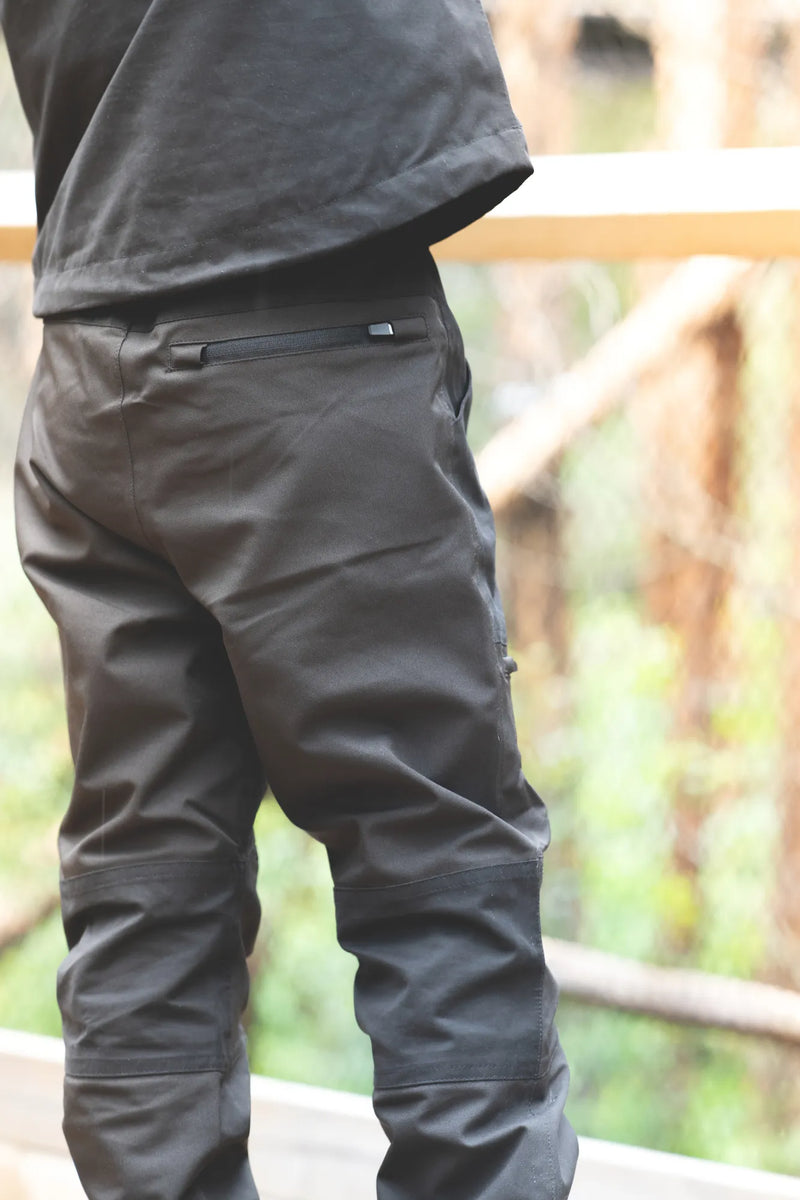 EXPLORER SHELL PANTS - BLACK